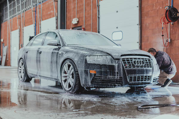 Audi S5 gets a bath
